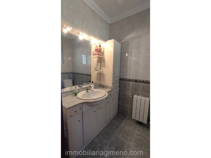 4 chambre Villa/Maison à vendre à Lloret de Mar avec piscine garage - 350 000 € (Ref: 8643534)