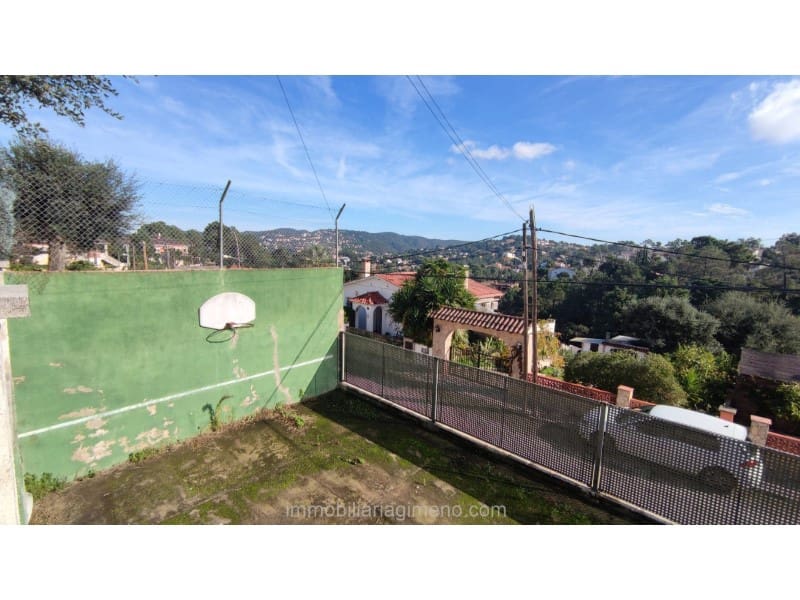 4 chambre Villa/Maison à vendre à Lloret de Mar avec piscine garage - 350 000 € (Ref: 8643534)