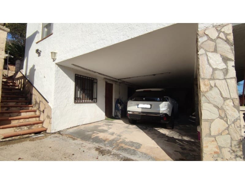 4 chambre Villa/Maison à vendre à Lloret de Mar avec piscine garage - 350 000 € (Ref: 8643534)