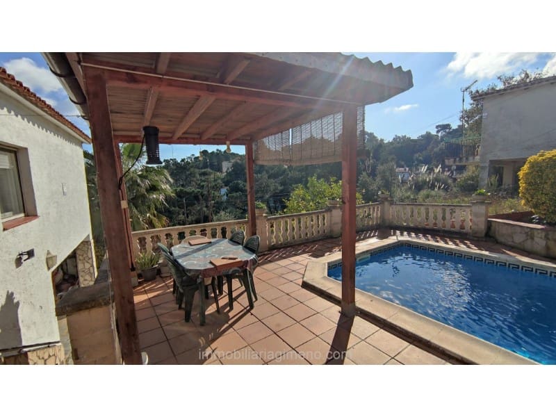 4 chambre Villa/Maison à vendre à Lloret de Mar avec piscine garage - 350 000 € (Ref: 8643534)