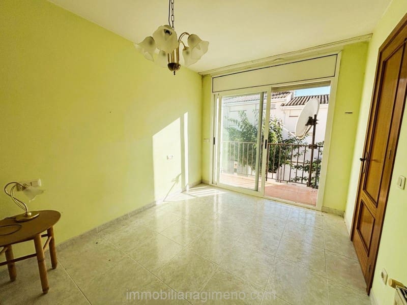 3 soveværelse Byhus til salg i Lloret de Mar med garage - € 285.000 (Ref: 9208579)