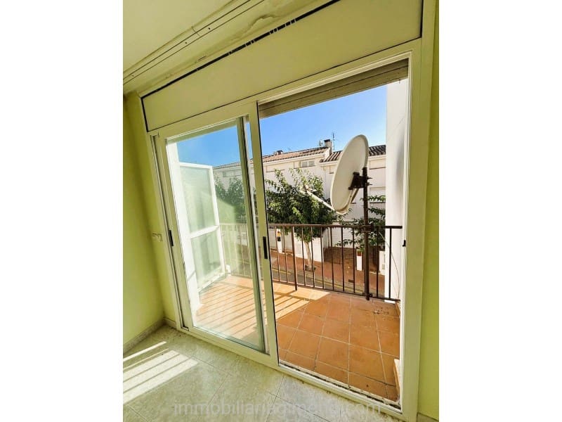 3 soveværelse Byhus til salg i Lloret de Mar med garage - € 285.000 (Ref: 9208579)