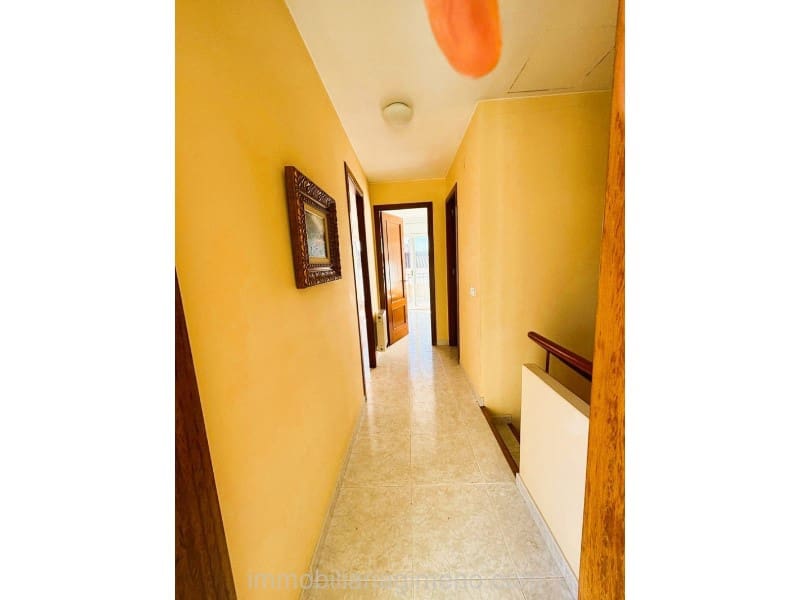 3 soveværelse Byhus til salg i Lloret de Mar med garage - € 285.000 (Ref: 9208579)