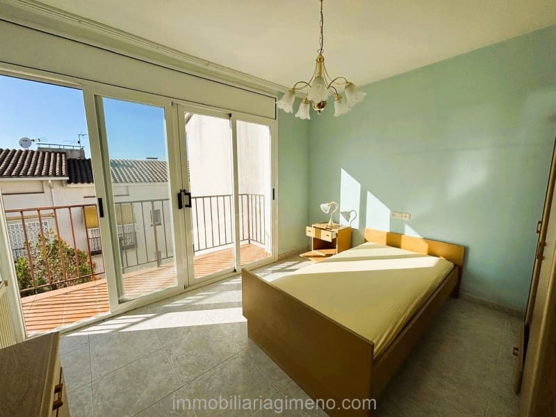 3 soveværelse Byhus til salg i Lloret de Mar med garage - € 285.000 (Ref: 9208579)