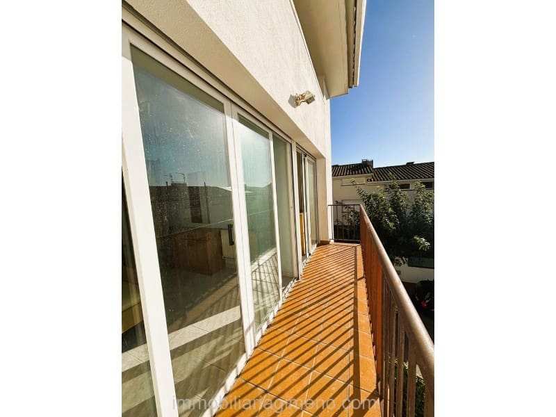 3 soveværelse Byhus til salg i Lloret de Mar med garage - € 285.000 (Ref: 9208579)