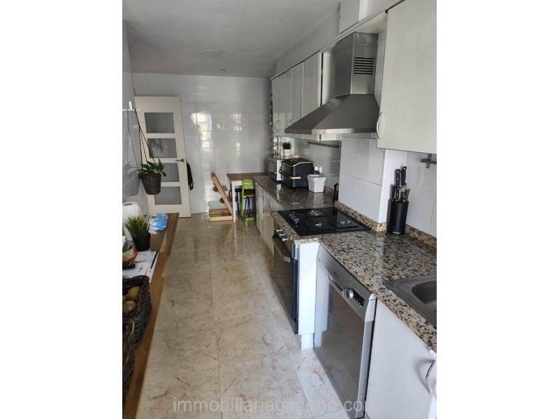 3 soverom Leilighet til salgs i Blanes med garasje - € 285 000 (Ref: 9450960)