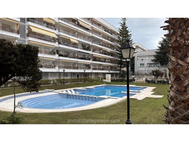 1 soveværelse Lejlighed til salg i Lloret de Mar med swimmingpool - € 179.000 (Ref: 9557951)