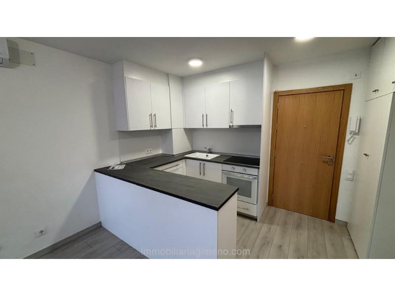 1 soveværelse Lejlighed til salg i Lloret de Mar med swimmingpool - € 179.000 (Ref: 9557951)