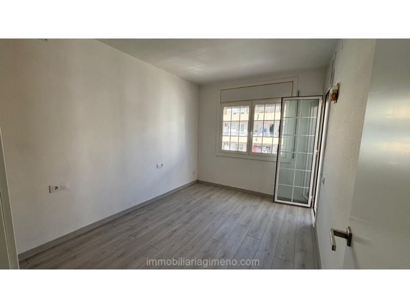 1 soveværelse Lejlighed til salg i Lloret de Mar med swimmingpool - € 179.000 (Ref: 9557951)