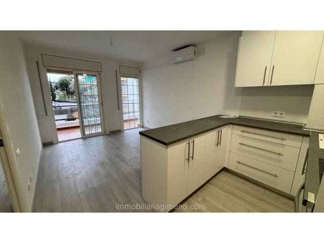 1 soveværelse Lejlighed til salg i Fenals, Lloret de Mar med swimmingpool - € 179.000 (Ref: 9557951)