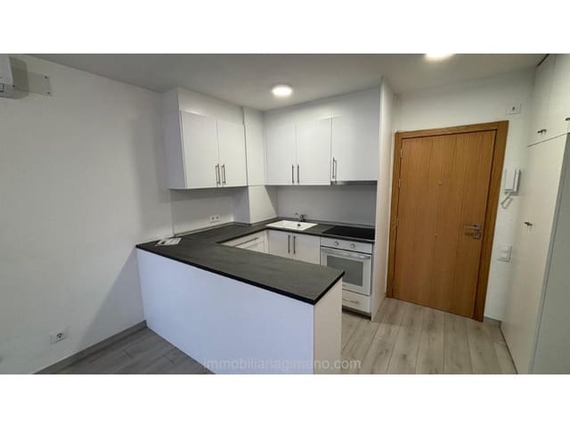 1 soveværelse Lejlighed til salg i Fenals, Lloret de Mar med swimmingpool - € 179.000 (Ref: 9557951)