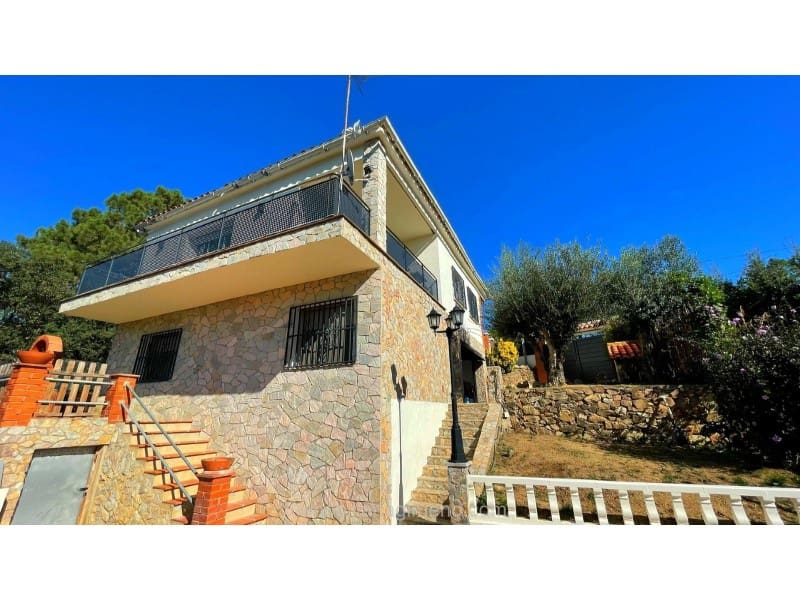 5 soveværelse Villa til salg i Lloret de Mar med garage - € 379.500 (Ref: 9604868)