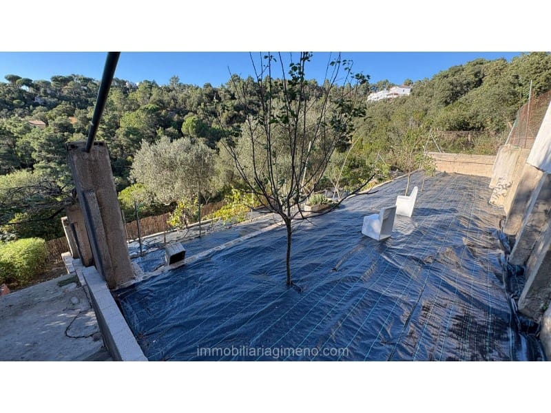 5 soveværelse Villa til salg i Lloret de Mar med garage - € 379.500 (Ref: 9604868)