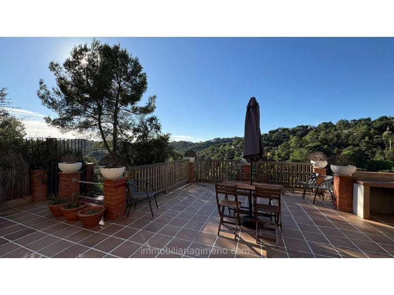 5 soveværelse Villa til salg i Lloret de Mar med garage - € 379.500 (Ref: 9604868)