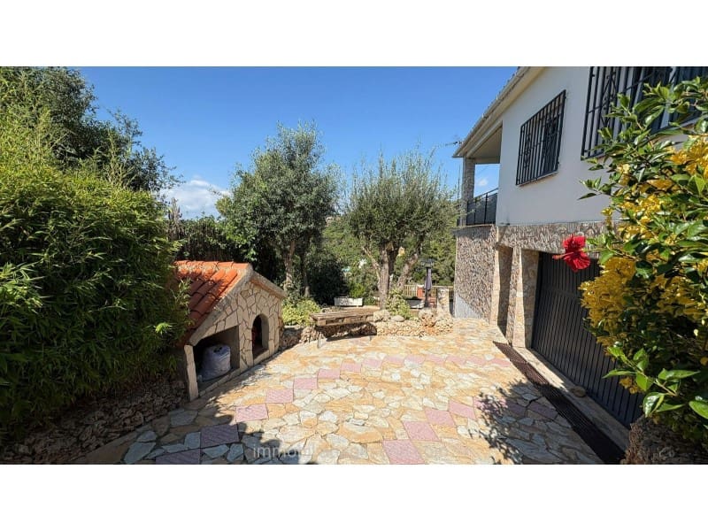 5 soveværelse Villa til salg i Lloret de Mar med garage - € 379.500 (Ref: 9604868)