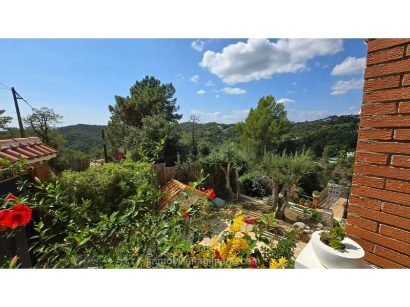 5 soveværelse Villa til salg i Lloret de Mar med garage - € 379.500 (Ref: 9604868)