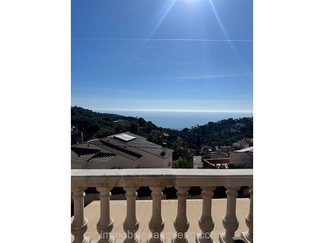 4 sovrum Villa till salu i Canyelles, Lloret de Mar med pool garage - 535 000 € (Ref: 9679727)