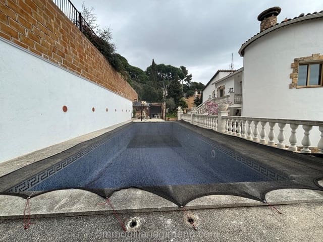 4 sovrum Villa till salu i Canyelles, Lloret de Mar med pool garage - 535 000 € (Ref: 9679727)