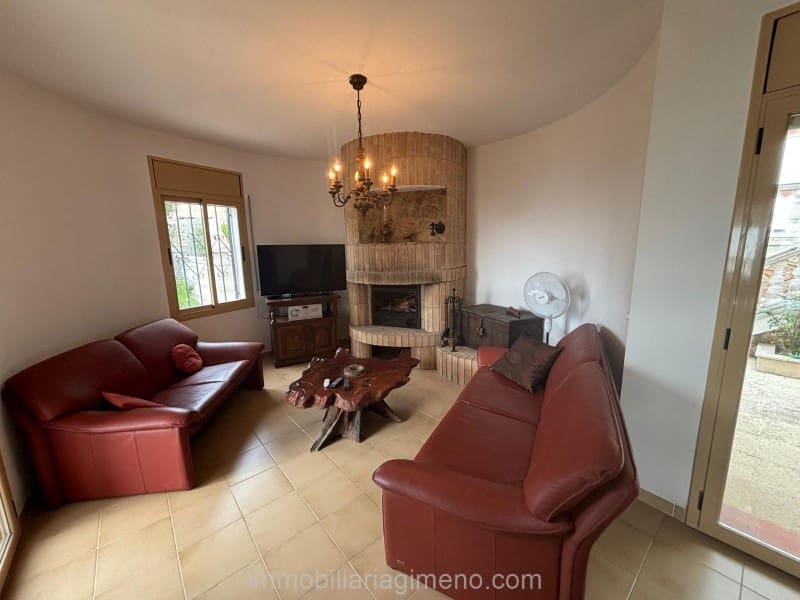 4 sovrum Villa till salu i Lloret de Mar med pool garage - 535 000 € (Ref: 9679727)