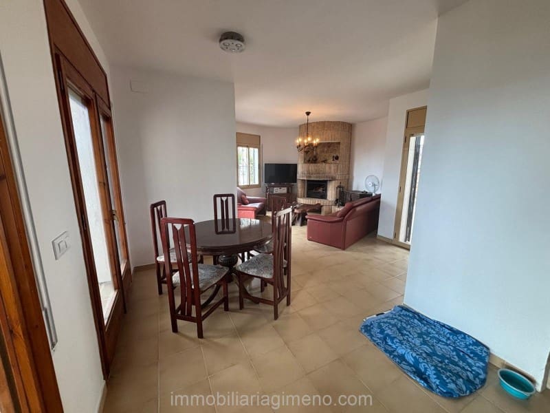 4 sovrum Villa till salu i Lloret de Mar med pool garage - 535 000 € (Ref: 9679727)