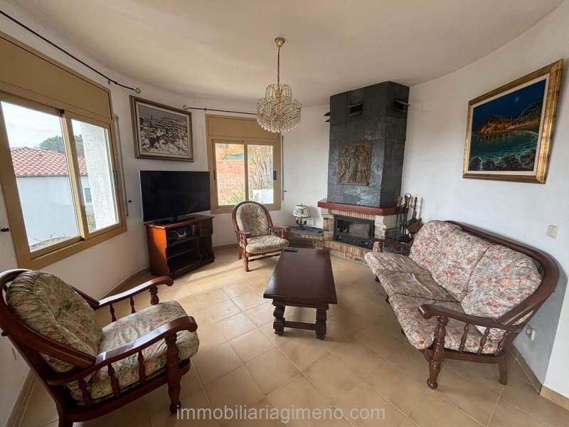 4 sovrum Villa till salu i Lloret de Mar med pool garage - 535 000 € (Ref: 9679727)