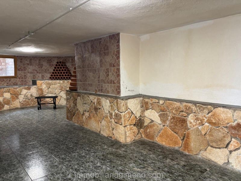 4 sovrum Villa till salu i Lloret de Mar med pool garage - 535 000 € (Ref: 9679727)