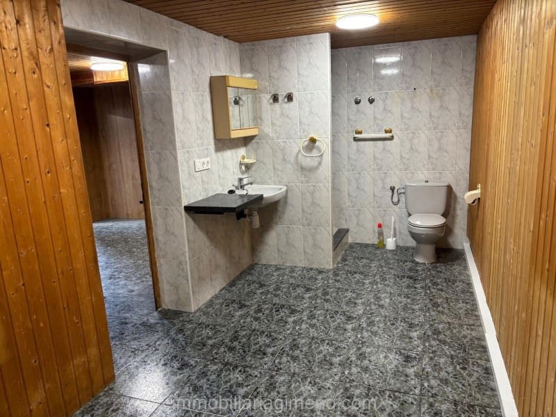 4 sovrum Villa till salu i Lloret de Mar med pool garage - 535 000 € (Ref: 9679727)