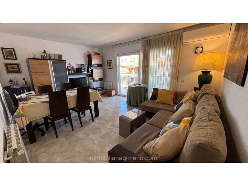 2 makuuhuone Asunto myytävänä paikassa Lloret de Mar mukana 
autotalli - 175 000 € (Ref: 9741648)