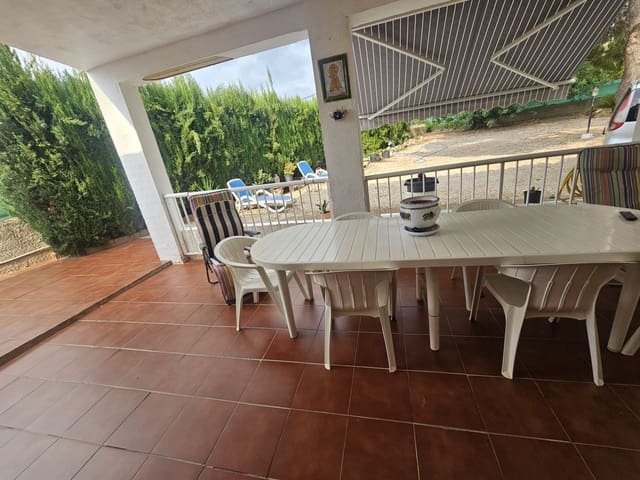 3 bedroom Villa for sale in Montroy with pool garage - € 150,000 (Ref: 9413057)