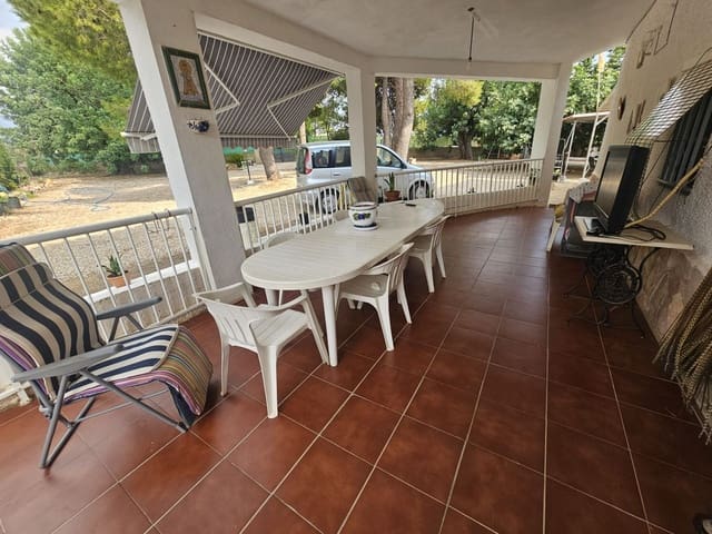 3 bedroom Villa for sale in Montroy with pool garage - € 150,000 (Ref: 9413057)