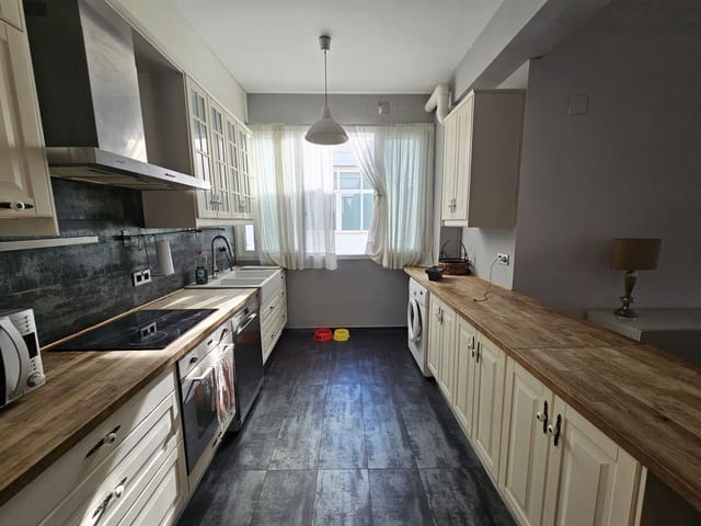 3 soverom Leilighet til leie i Cabanyal-Canyamelar, Valencia by - € 1 400 (Ref: 9413067)