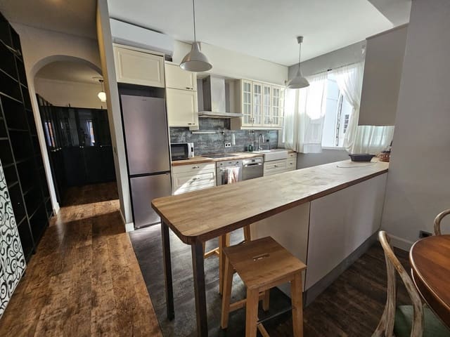 3 soverom Leilighet til leie i Cabanyal-Canyamelar, Valencia by - € 1 400 (Ref: 9413067)