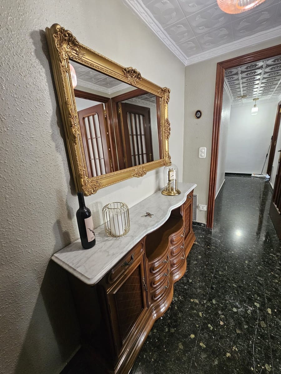 4 bedroom Flat for sale in Sagunto / Sagunt with garage - € 175,000 (Ref: 9413614)