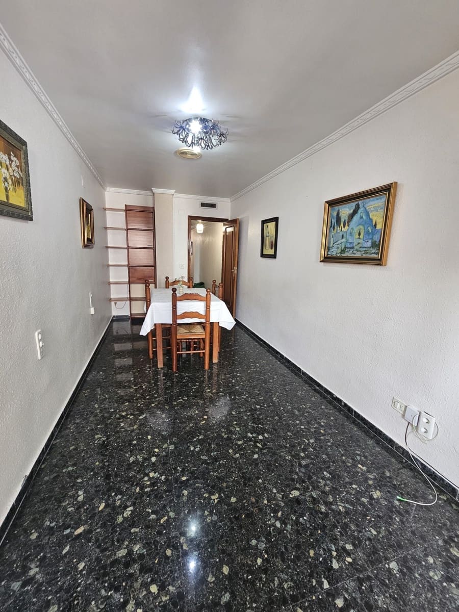 4 bedroom Flat for sale in Sagunto / Sagunt with garage - € 175,000 (Ref: 9413614)