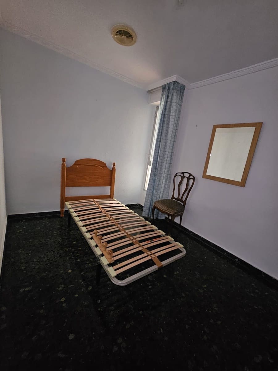 4 bedroom Flat for sale in Sagunto / Sagunt with garage - € 175,000 (Ref: 9413614)