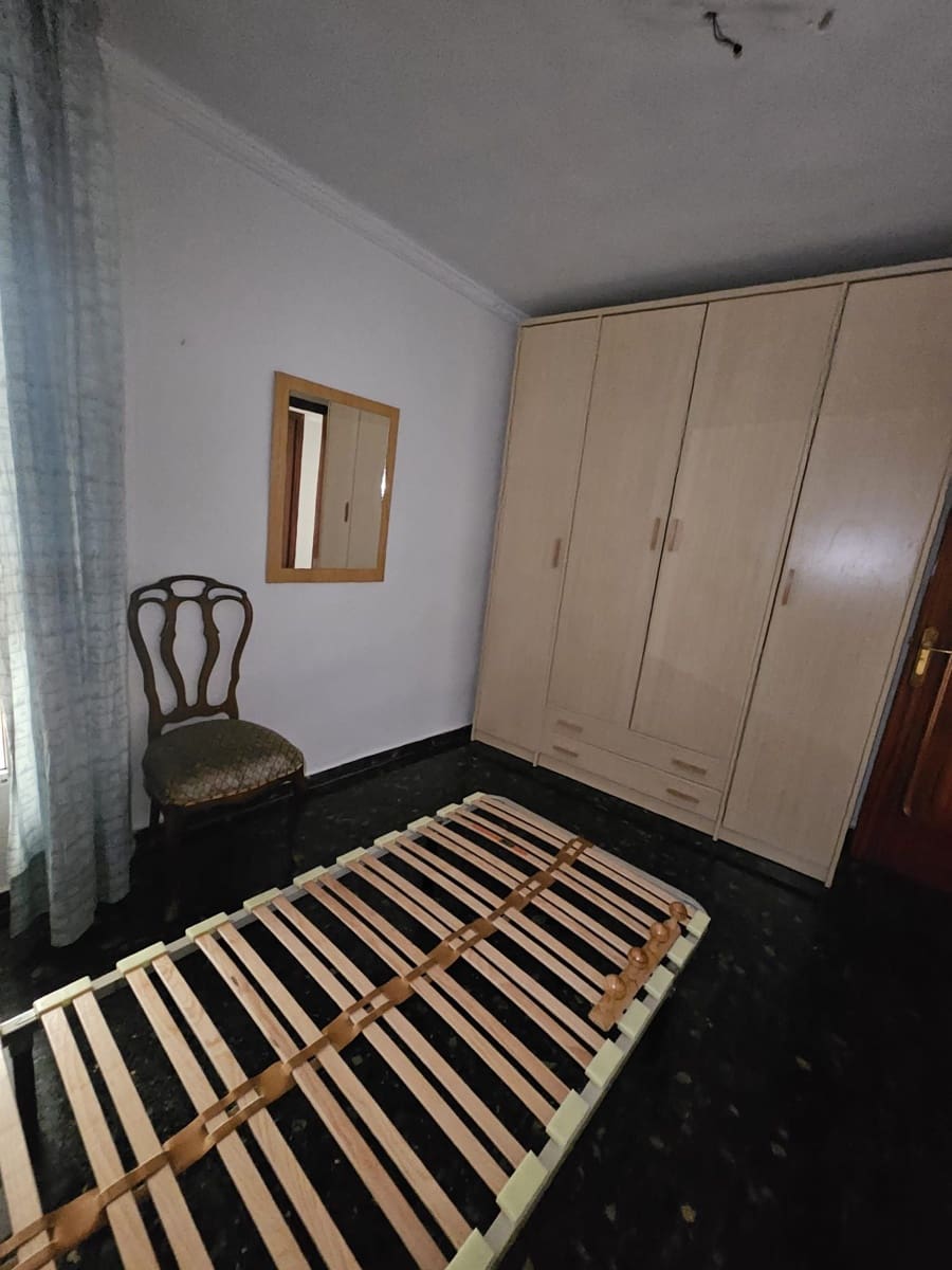 4 bedroom Flat for sale in Sagunto / Sagunt with garage - € 175,000 (Ref: 9413614)