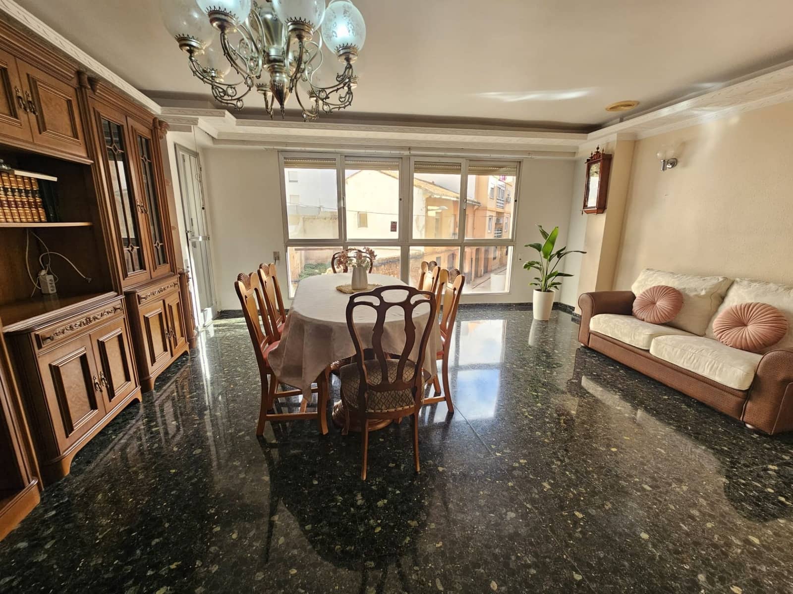 4 bedroom Flat for sale in Sagunto / Sagunt with garage - € 175,000 (Ref: 9413614)