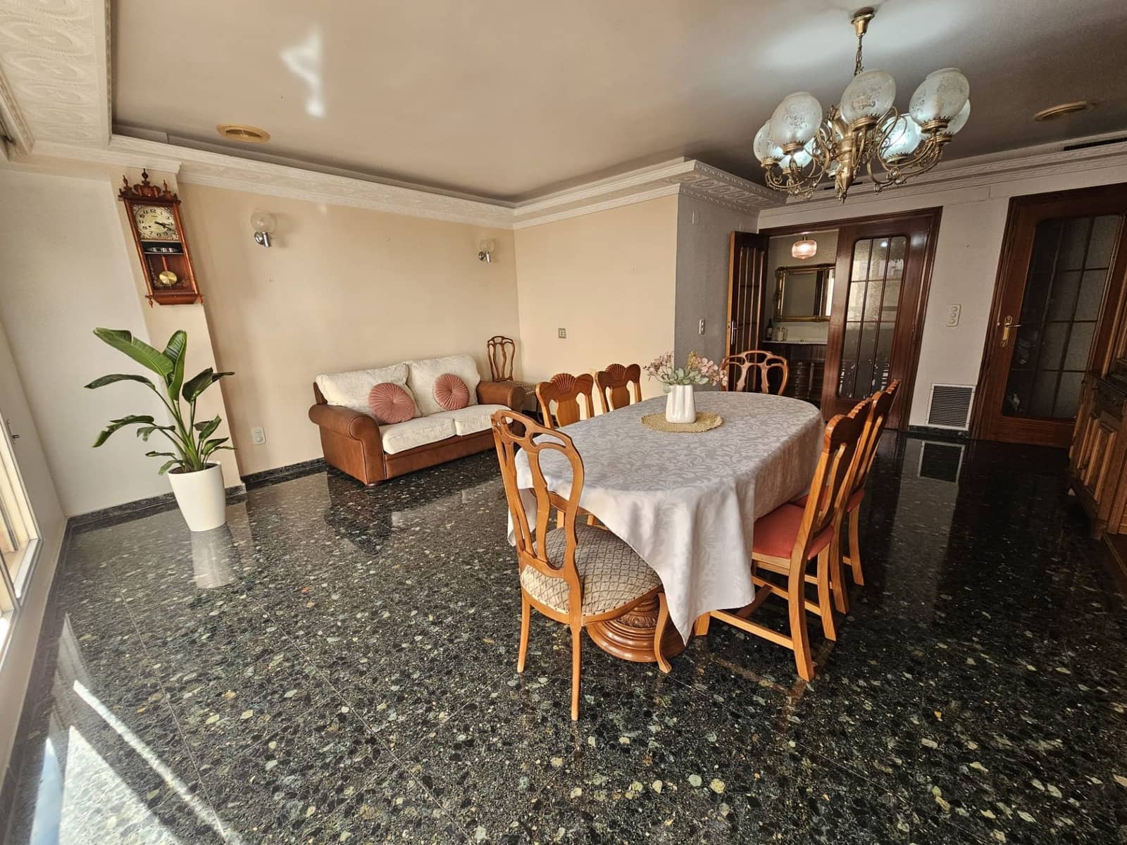 4 bedroom Flat for sale in Sagunto / Sagunt with garage - € 175,000 (Ref: 9413614)