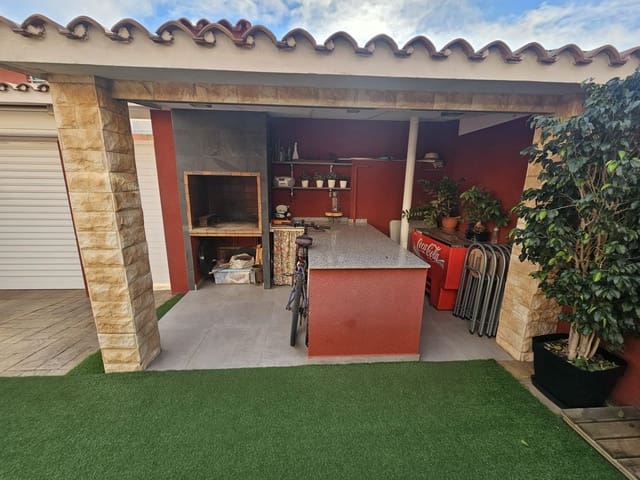 6 slaapkamer Villa te koop in Moncada - € 450.000 (Ref: 9419001)