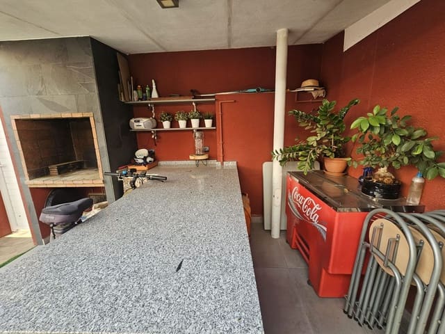 6 slaapkamer Villa te koop in Moncada - € 450.000 (Ref: 9419001)