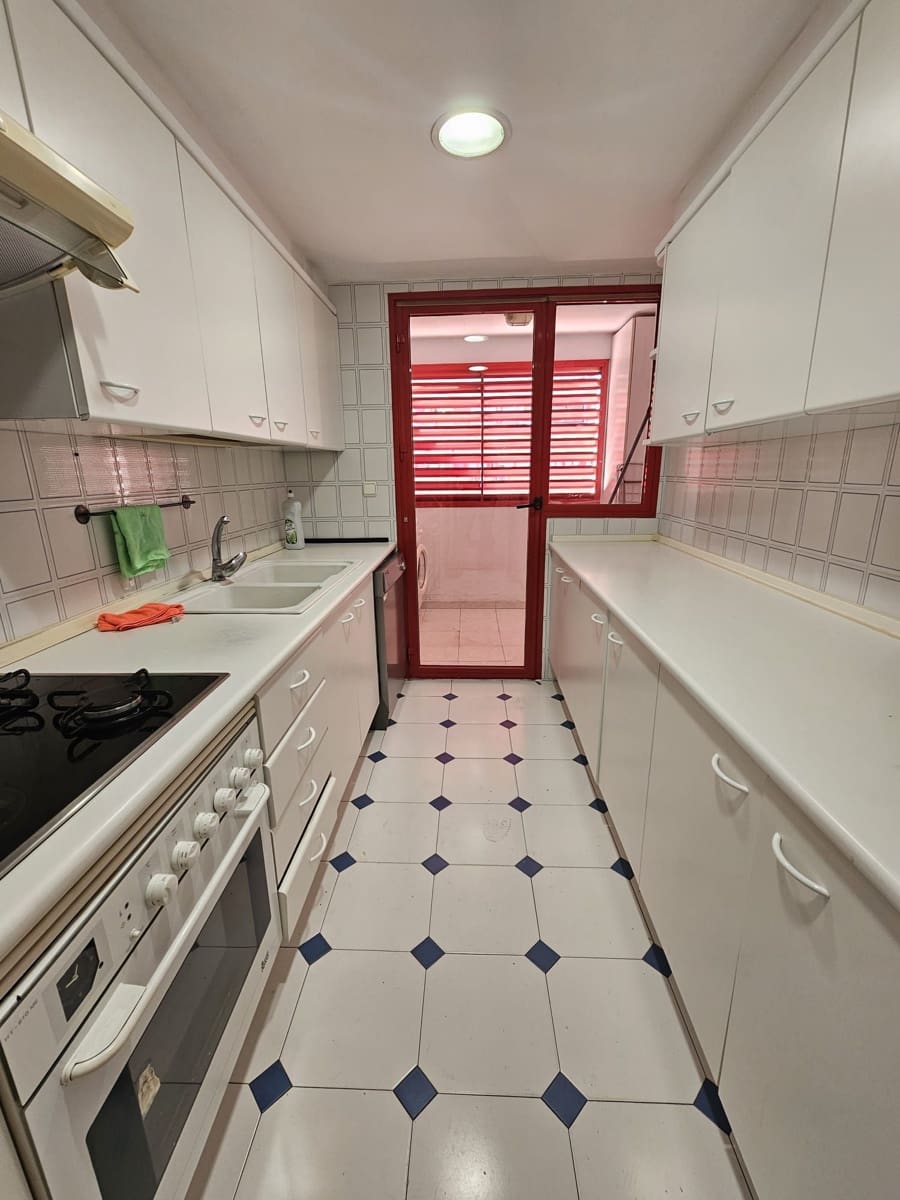 3 bedroom Flat for rent in Valencia city - € 1,500 (Ref: 9419003)