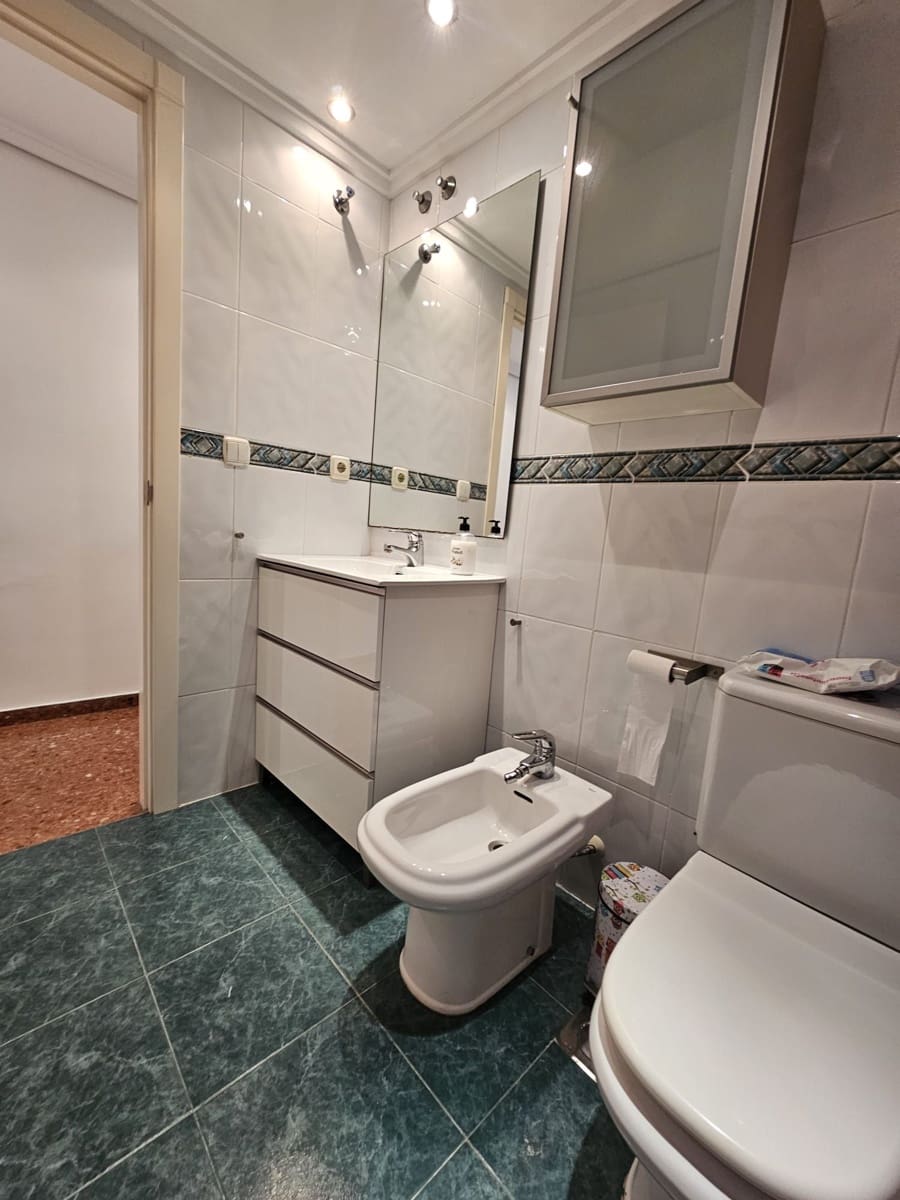 3 bedroom Flat for rent in Valencia city - € 1,500 (Ref: 9419003)