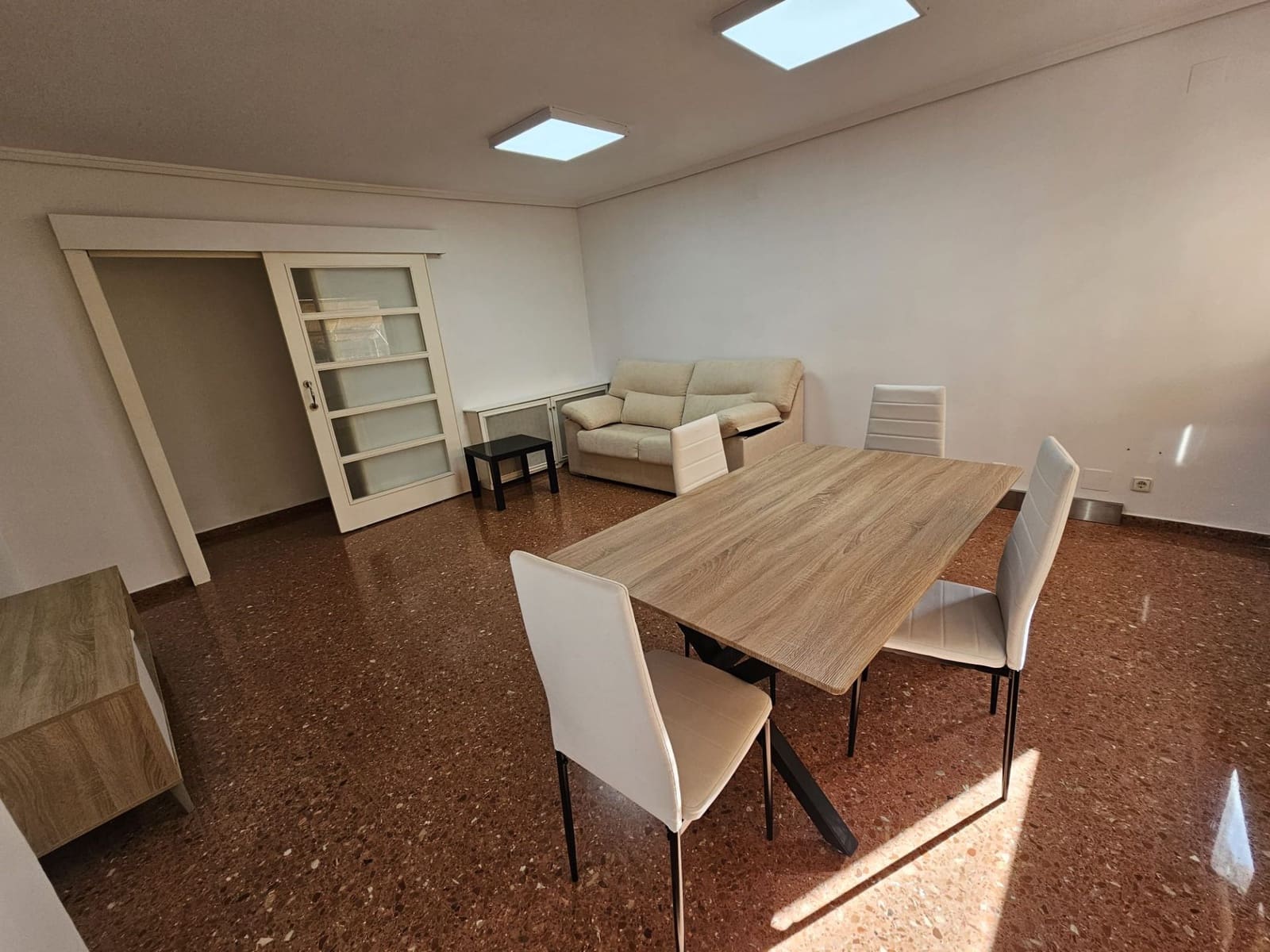 3 bedroom Flat for rent in Valencia city - € 1,500 (Ref: 9419003)
