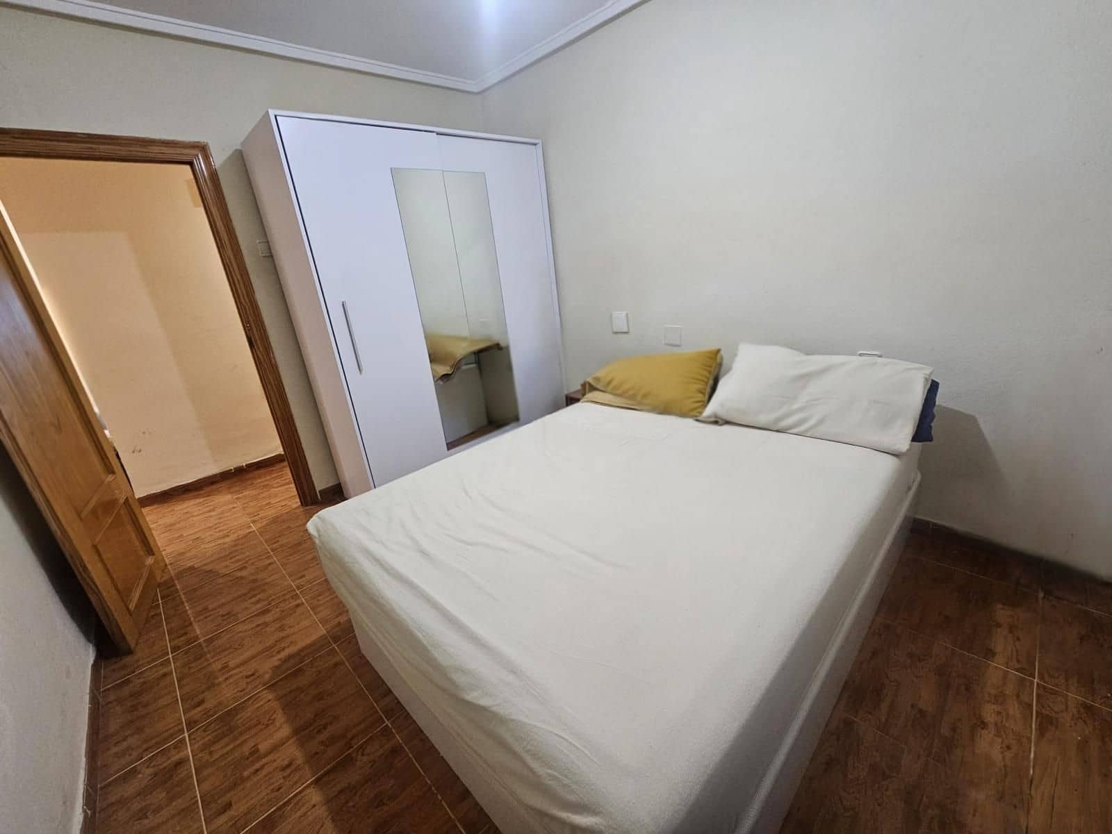 2 soveværelse Lejlighed til salg i Valencia by - € 120.000 (Ref: 9419004)