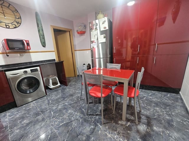 2 slaapkamer Flat te koop in La torre, Valencia stad - € 164.900 (Ref: 9426882)