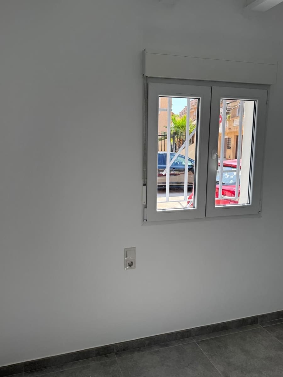 2 sovrum Villa till salu i Beniparrell - 215 000 € (Ref: 9430809)