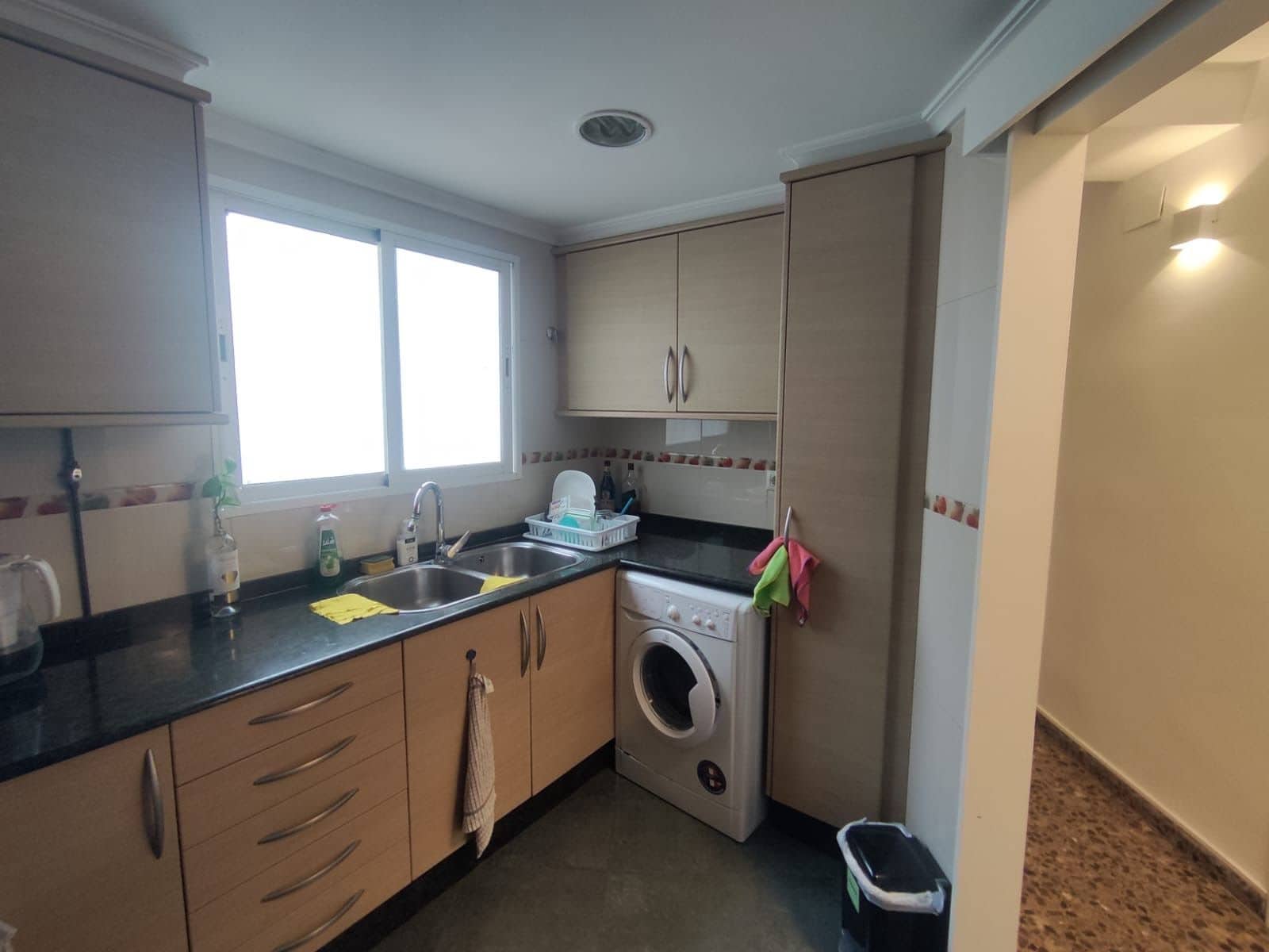 3 slaapkamer Flat te huur in Valencia stad - € 1.200 (Ref: 9433060)