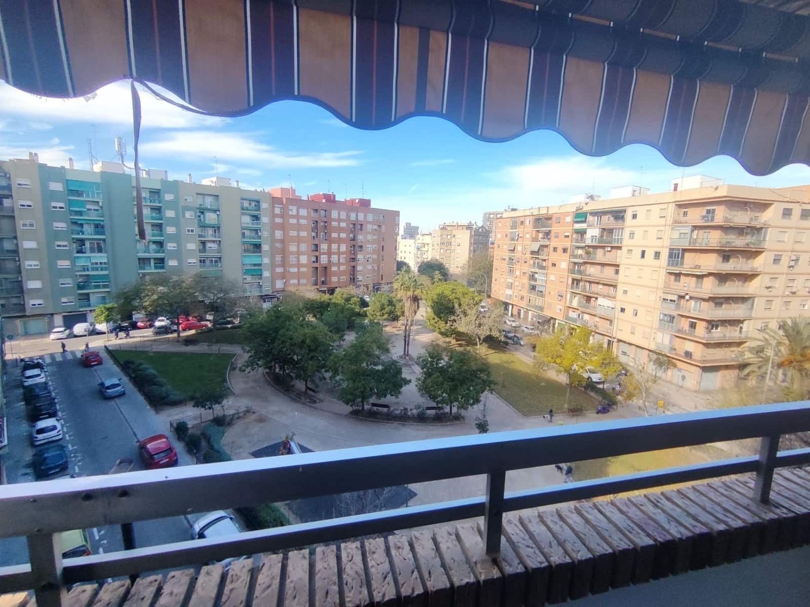 3 slaapkamer Flat te huur in Valencia stad - € 1.200 (Ref: 9433060)
