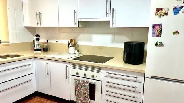 4 soveværelse Villa til salg i Godelleta med garage - € 279.000 (Ref: 9439486)