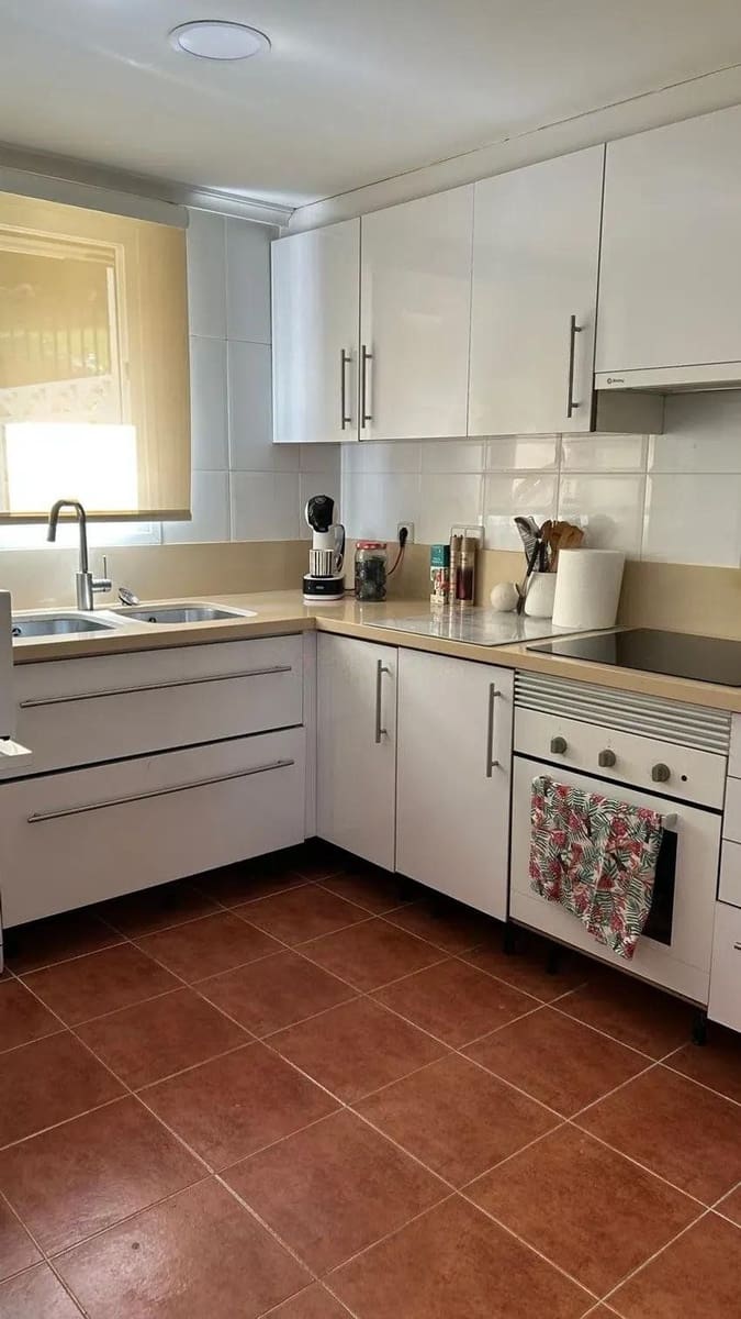 4 soveværelse Villa til salg i Godelleta med garage - € 279.000 (Ref: 9439486)